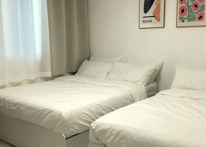 1 Stop To Seomyeon&jeonpo Café Street , 1-minute Walk To International Finance Center Station , Large Supermarket , The Base Camp For Traveling In *